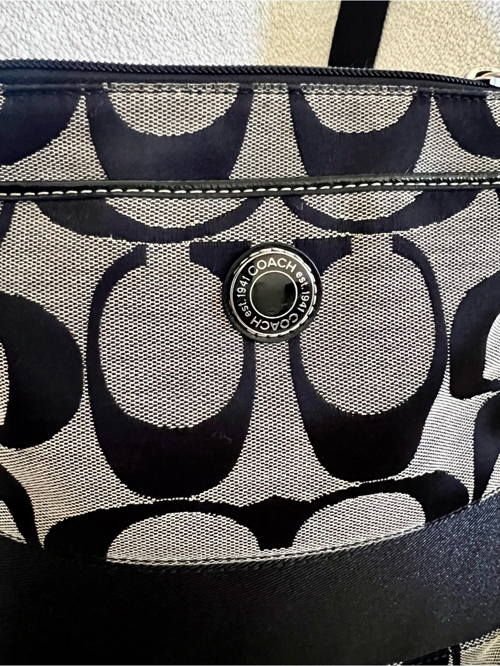 Coach Black and Cream Signature Crossbody Bag - Picture 3 of 7